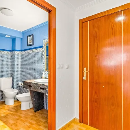 Unique 4-2 Aparthotel