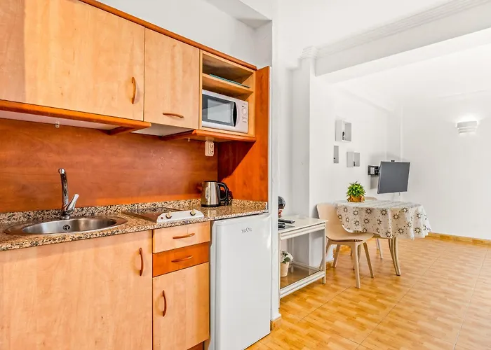 Unique 4-2 Aparthotel