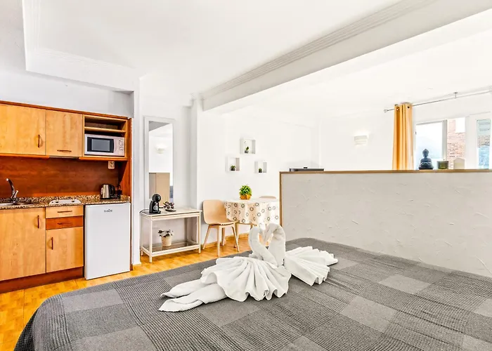 Aparthotel Unique 4-2 3*